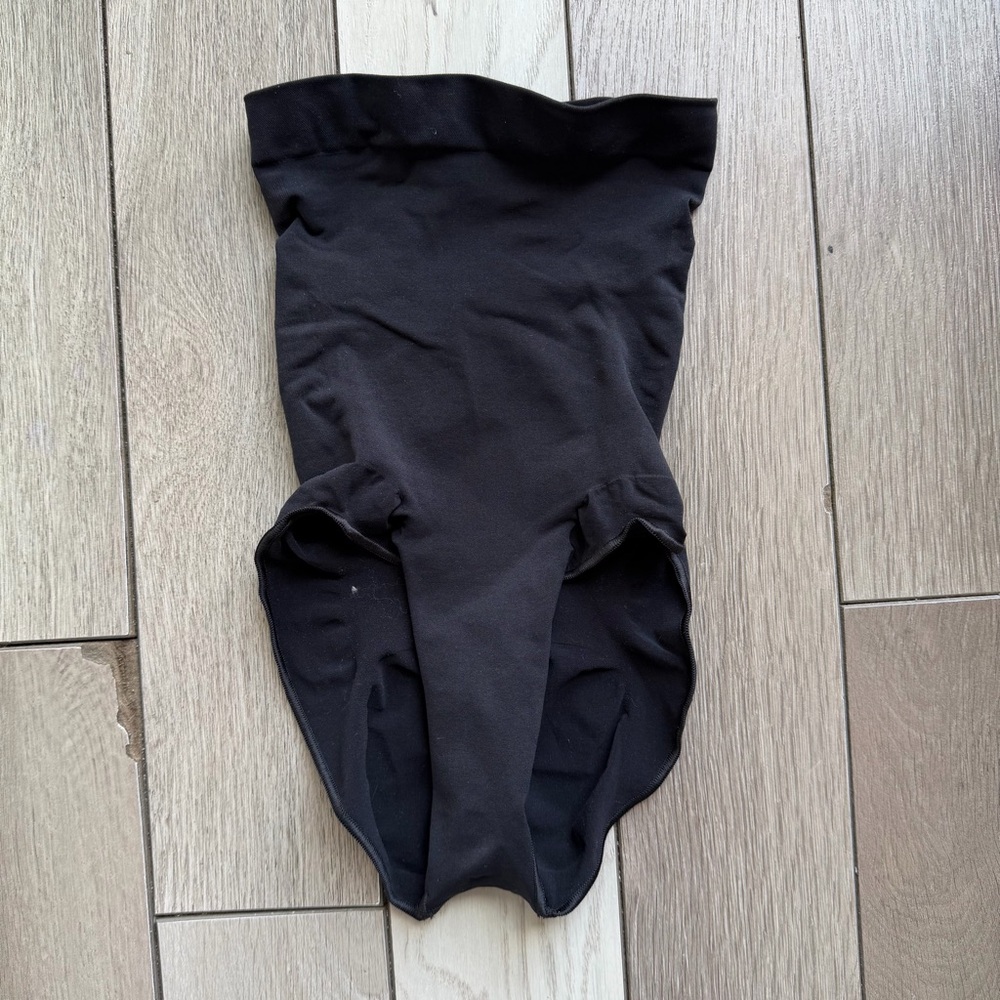 SKIMS HIGH-WAISTED BRIEF - Picture 3 of 5